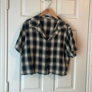 Button down short sleeve shirt